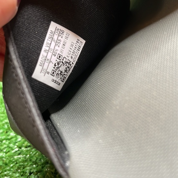 Adidas Slides Sandals Womens size 8 Black Shimmer Striped Slip On Shoes - Picture 4 of 4